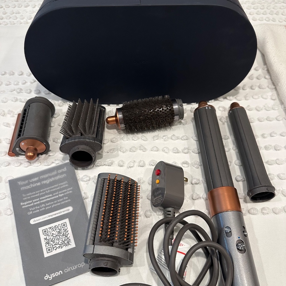 Dyson Airwrap - Picture 2 of 4
